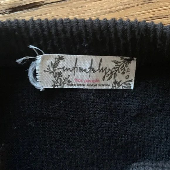 Black intimately free people ribbed low back high neck tank top - Picture 4 of 7